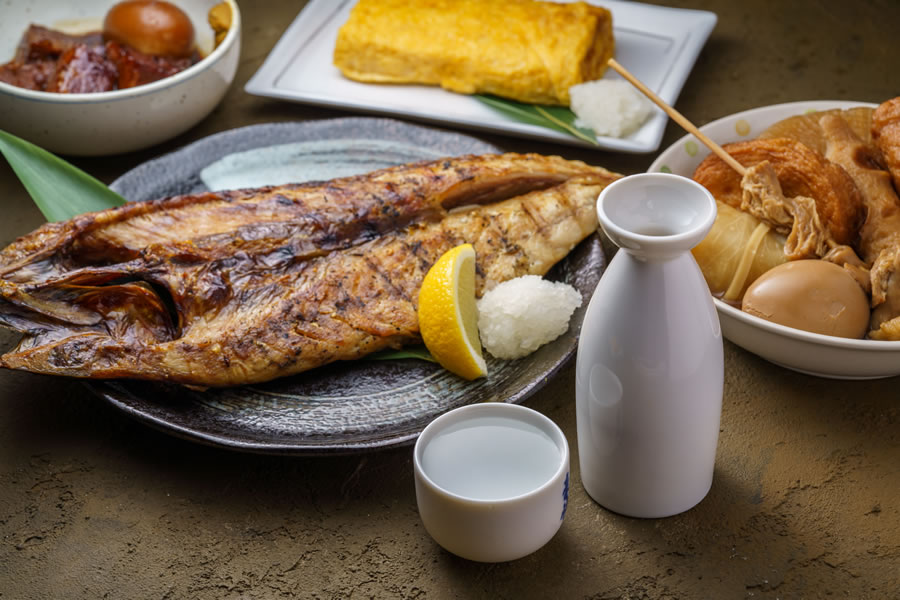 おでんに炭火焼き魚、店主の道楽裏メニューもご賞味あれ